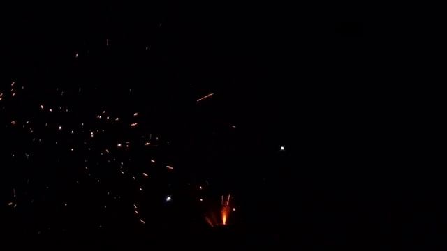 веерная батарея фонтанов шапка мономаха,в честь 1000 подписчиков на мир пиротехники