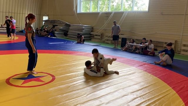 Бой BJJ в Gi Олимпиада в Спорт Лагере "Олимпиец" г. Новосибирск ..... Алексей (R) vs Гордеев Кирилл.