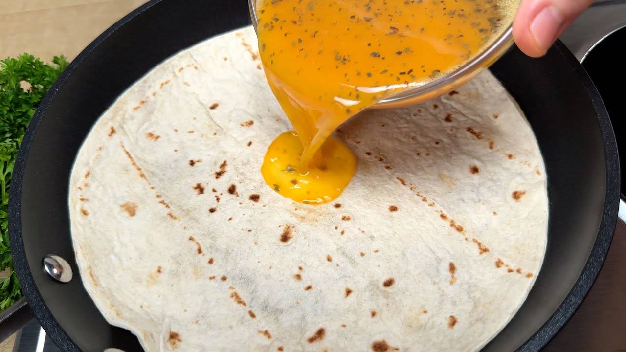 У вас дома есть тортильи с яйцами - вкусный и легкий ужин, быстрый в приготовлении!