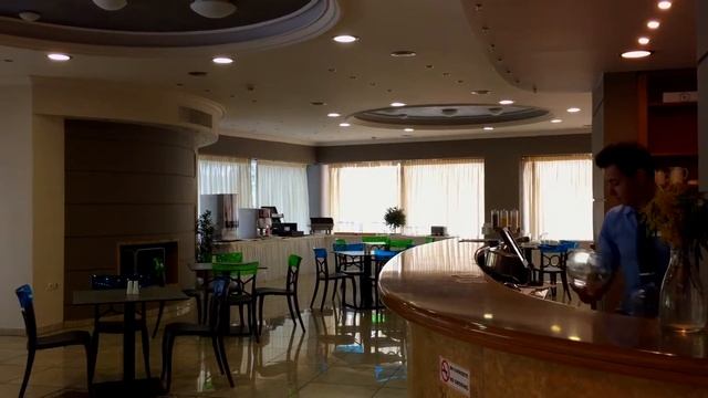 Palmyra Beach Hotel in Athens
