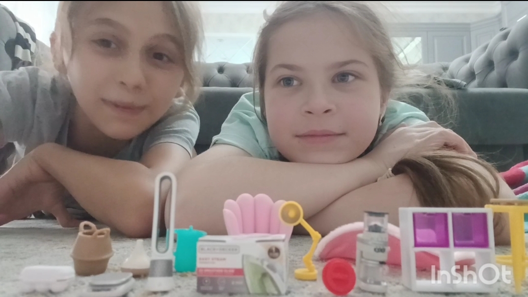 Распаковка с подружкой mini brands