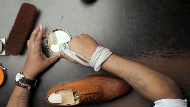 How To MIRROR SHINE Light Brown Shoes | TLB Mallorca Artista