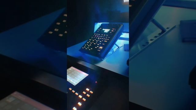 sp 404mk2 и akai mpc one Играю Лоу-фай