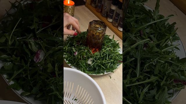 Салат венок с мандаринками и креветками