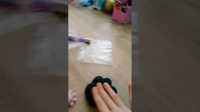 Показываю свои таба лапки