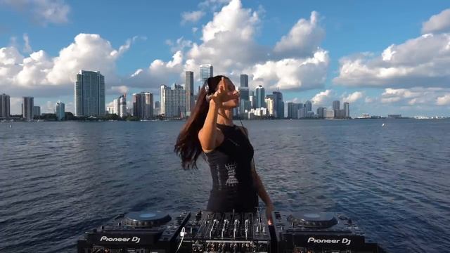 Korolova - Live @ Miami, USA,   Melodic Techno & Progressive House Mix