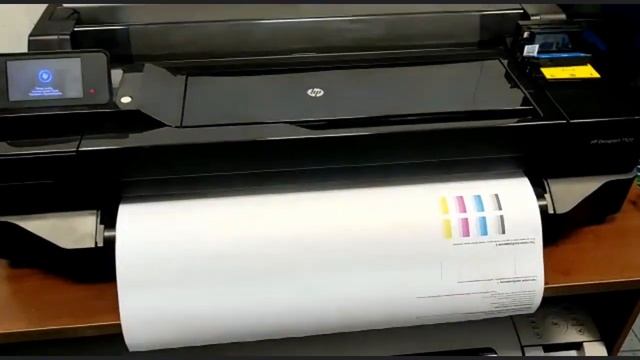 Плоттер HP DESIGNJET t520 / t120 в работе