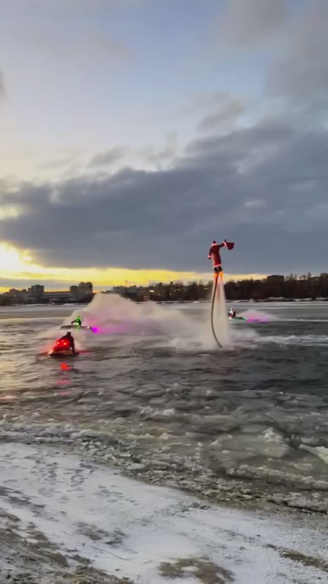 Белгород, предновогоднее шоу Деда Мороза на пляже "Берега"