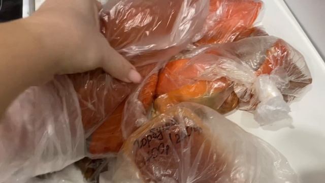 Докупили икру горбуши, рыбу и привезли солонину с подвала на новогодний стол.