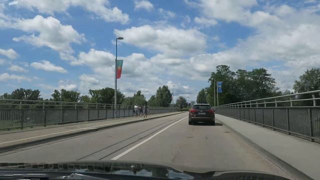 Crossing the Rhine into France (D415) from Germany (B31)