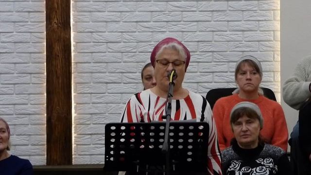 Торжественно гирлянды свеч,  стих  29.12.2024