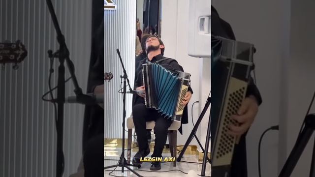круто исполнил