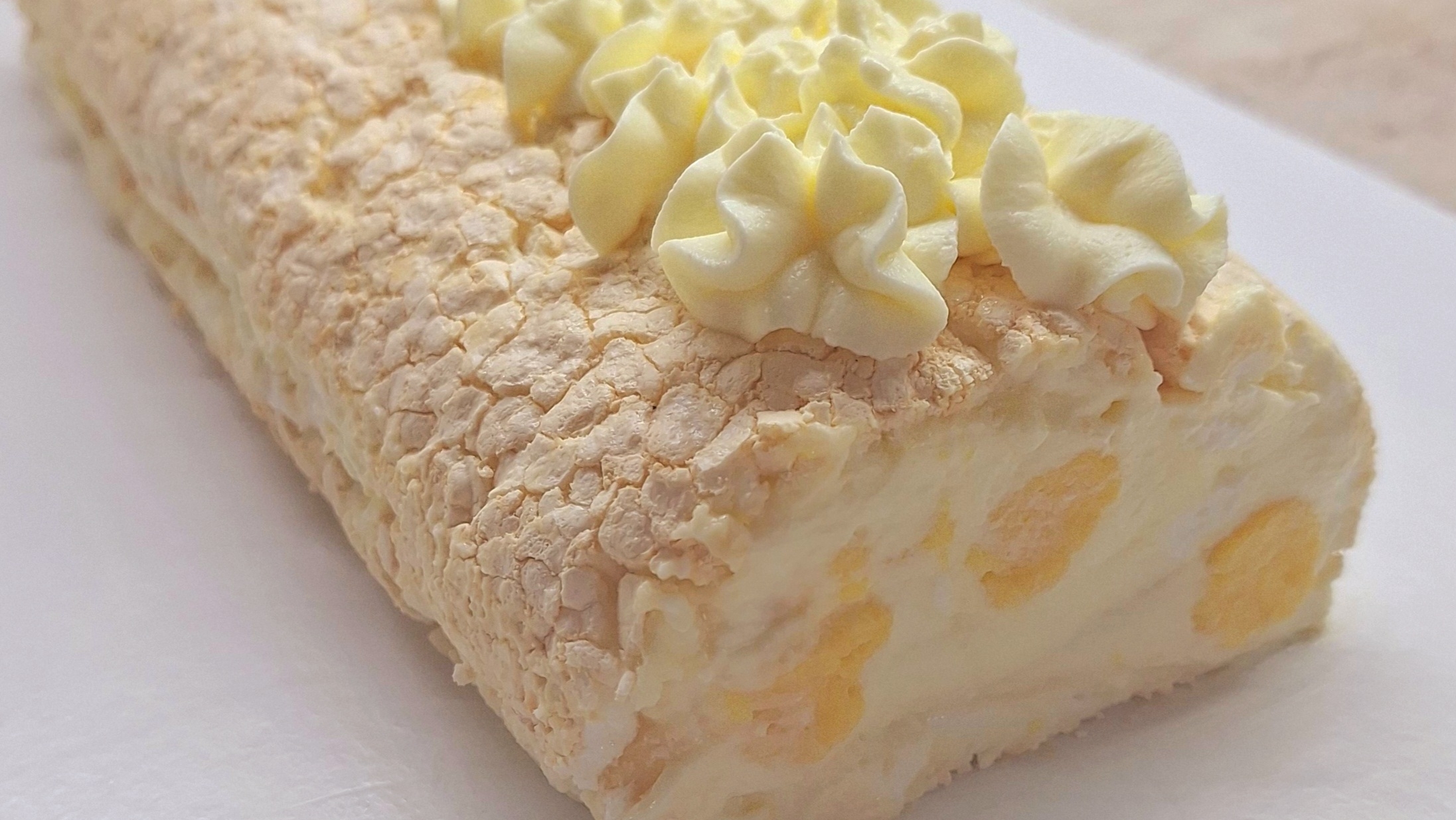 Меренговый рулет