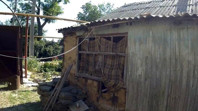 ЖИВЕМ В ДЕРЕВНЕ!!ЖУКА ТРАВИМ,ОГОРОД ПОЛИВАЕМ,НУ И НЕМНОЖЕЧКО БОЛТАЕМ!!!Деревенский влог