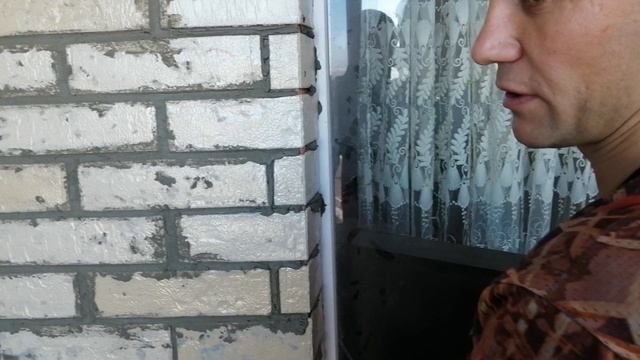 Откосы из гибкого кирпича, формируем наружный угол.