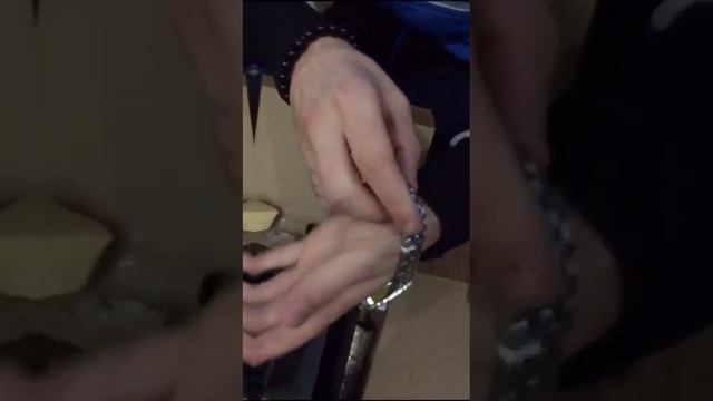 Парень с СВО. Получил посылку на День Рождение