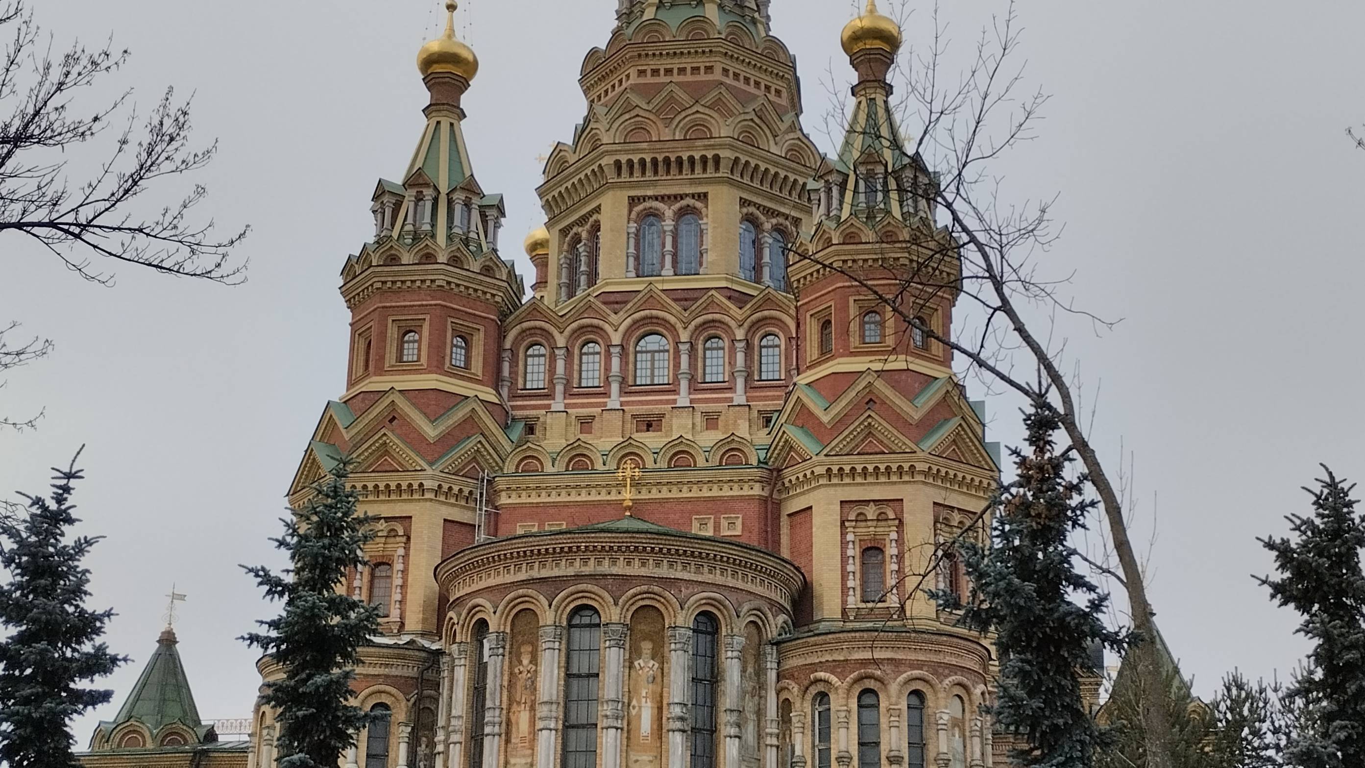 Петергофский собор святых апостолов Петра и Павла..