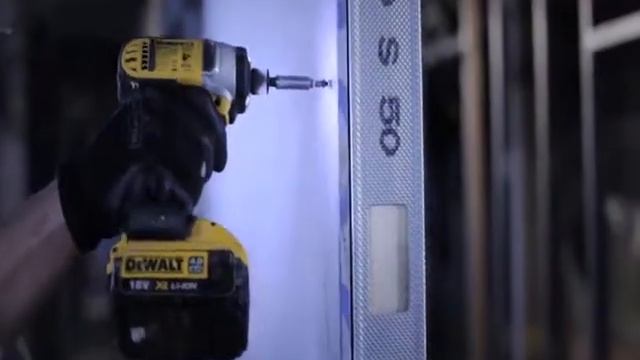 DeWALT DCB182 4Ah Li-ion Battery from Power Tools Pro