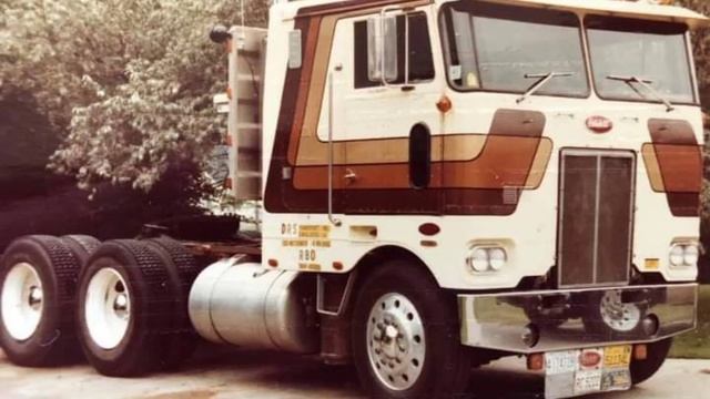 old school Peterbilt 352 cabovers (part 1)