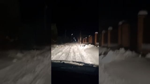 Снег да снег кругом