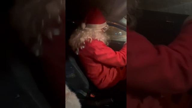Дед  Мороз  танцует!