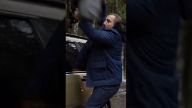 Появился из ниоткуда 😱