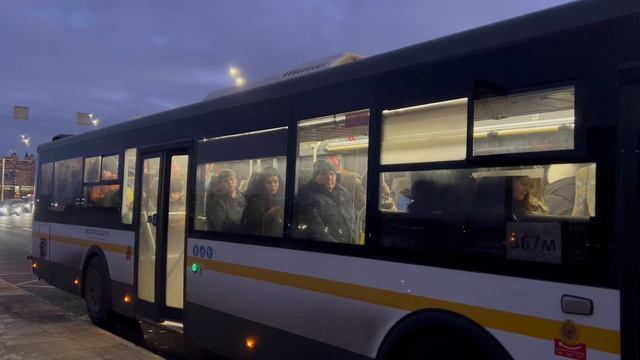 Автобус ЛиАЗ-5292.65-03 следует по маршруту 367м ”Литературный Бульвар - м. Домодедовская”