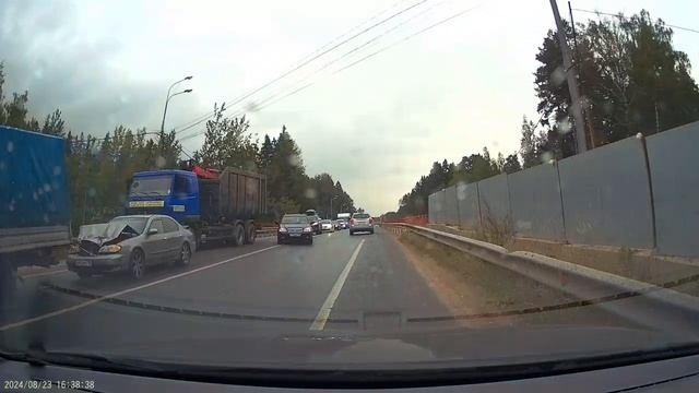 ДТП с участием четырёх автомобилей.
