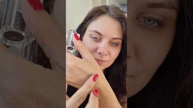 Глитер от Revolution
