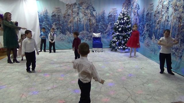 Новогодний Утренник в Детском саду "Золотая Рыбка",группа "Улыбка",Ростовская обл.,г. Красный Сулин