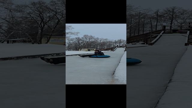 Я на ватрушке катаюсь!