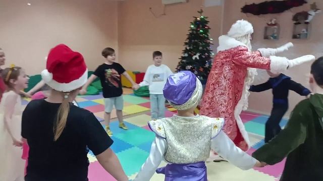 Нескучный научный Новый год в Клубе любителей динозавров