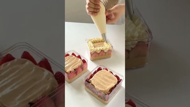 Cake packaging box subnet dessert transparent plastic disposable packaging box#cakeboxes #tiramisu