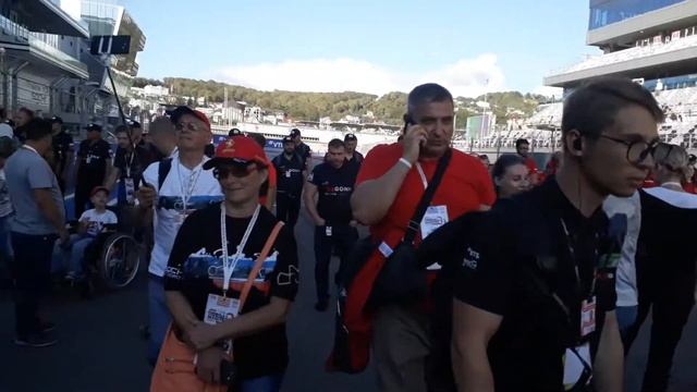 Просим всех на выход