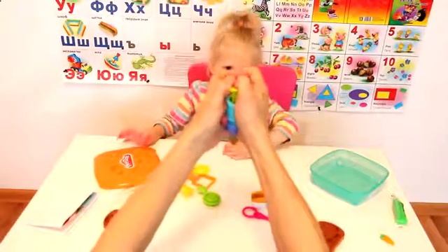 Лепим ПЛАСТИЛИН PLAY DOH   Делаем бутерброды, овощи  Развивающие видео для детей!1