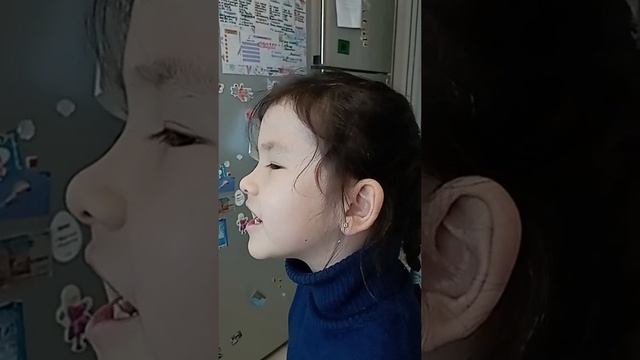 Песня "Ой ниточка тоненькая". Стешани Ким 8 лет.