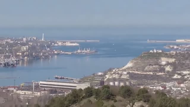 Севастопольская бухта от маяка в Инкермане(суперзум)