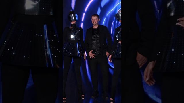 Поздравляю всех с наступающим Новым Годом!