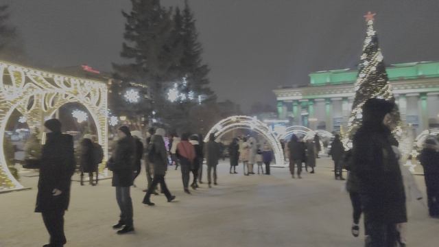 Предновогодний Новосибирск сегодня 31.12.2024: Площадь Ленина