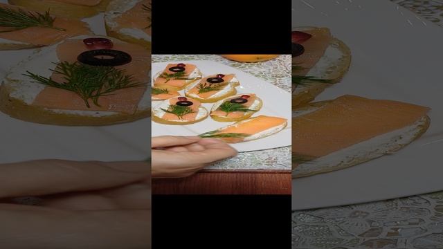 Красивые и вкусные бутеры с семгой!!!