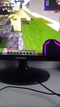 играю в злаунчер с другом заходи