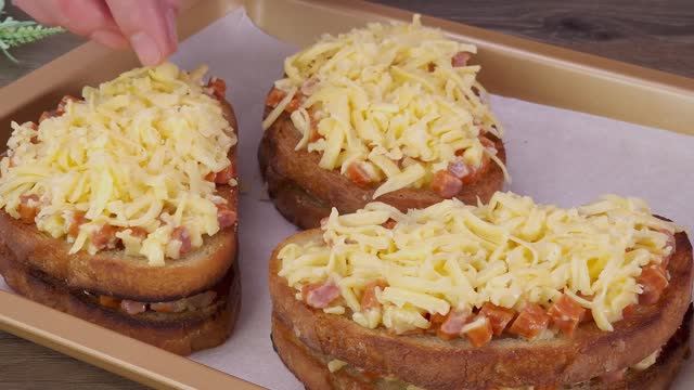 Невероятно вкусная и сытная закуска на новогодний стол всего за 10 минут!