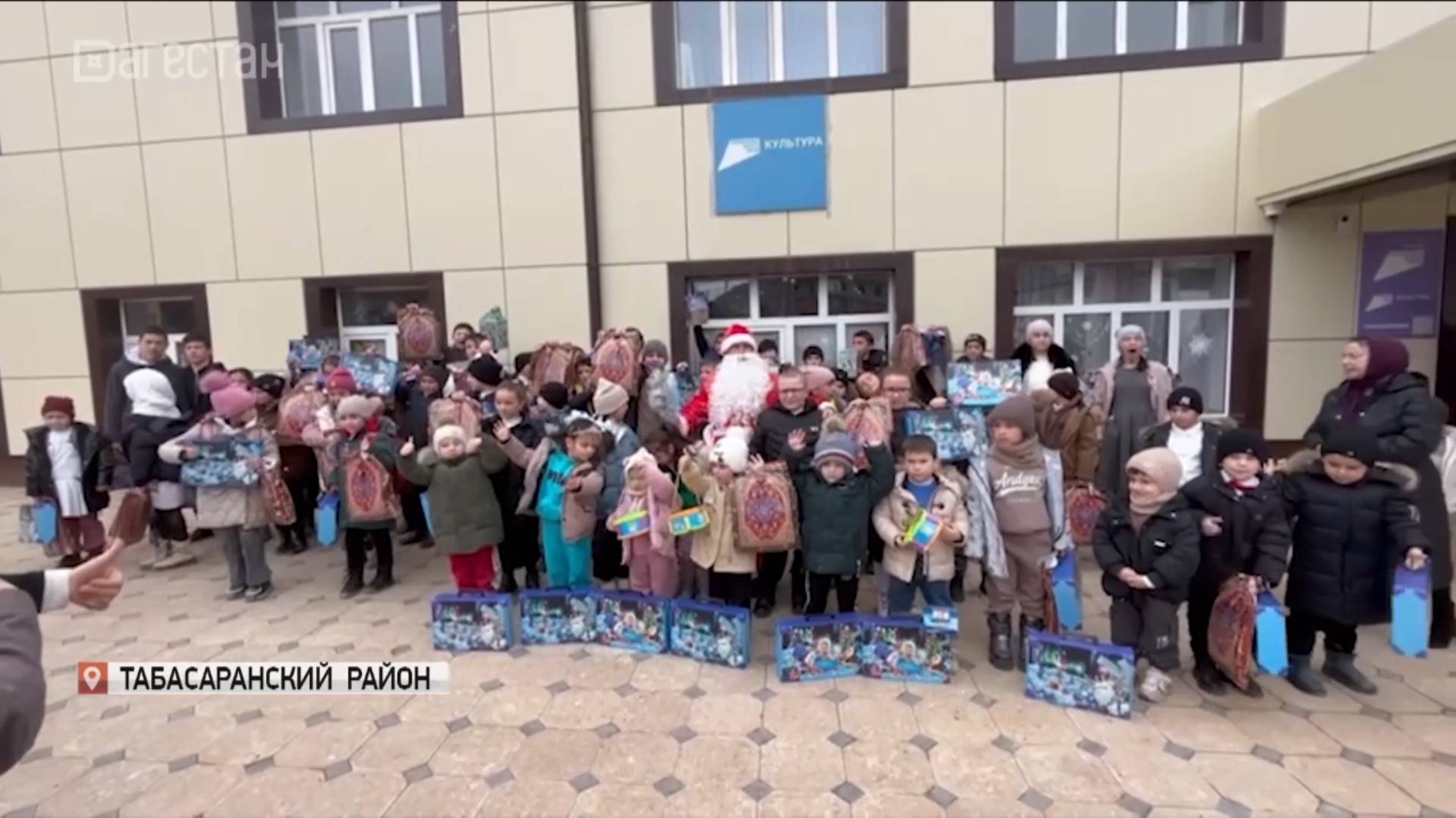 Новогодние представления проходят во всех районах и городах республики