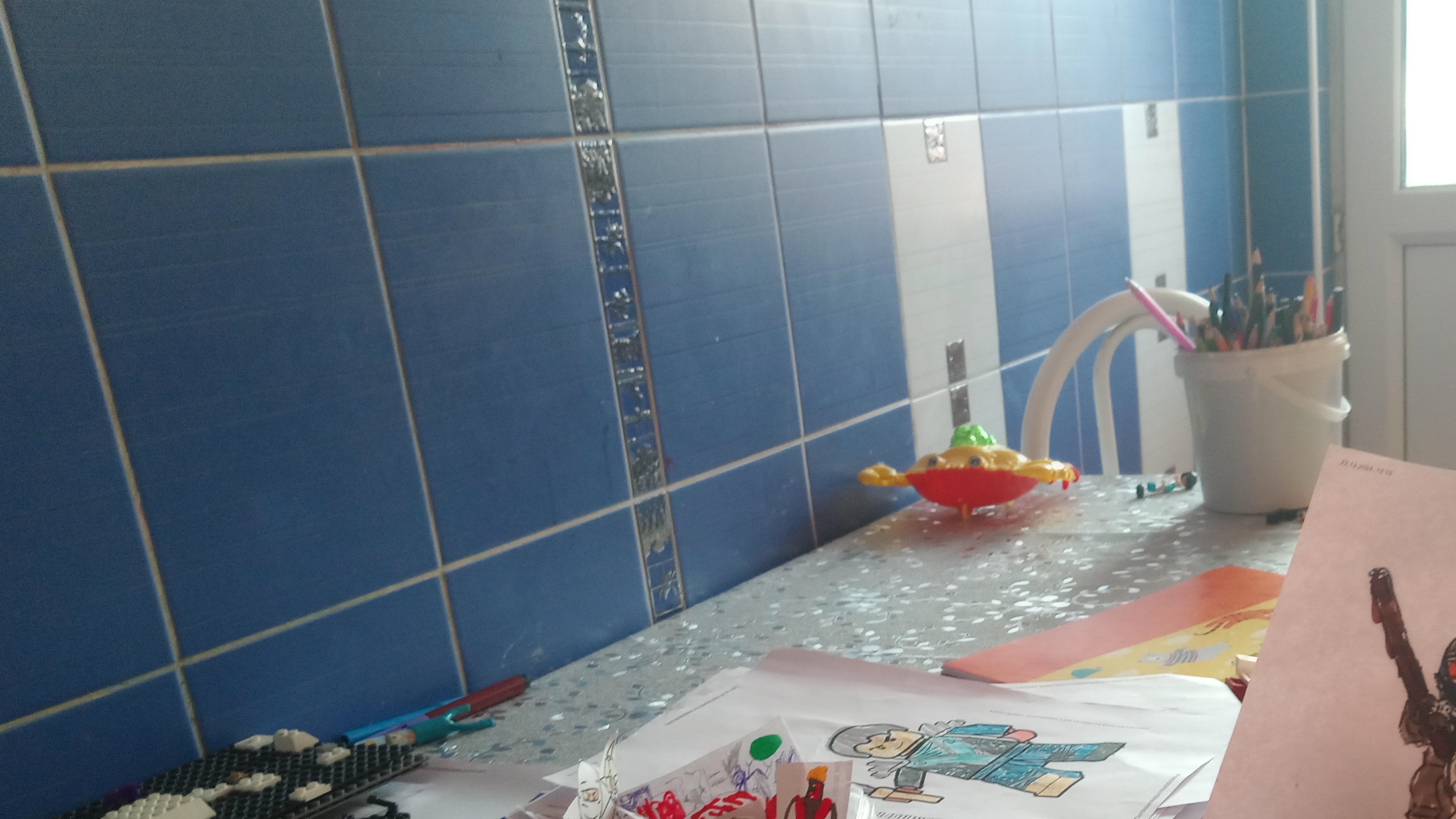 сегодня сейчас наступил Новый год в 12:00 Ура