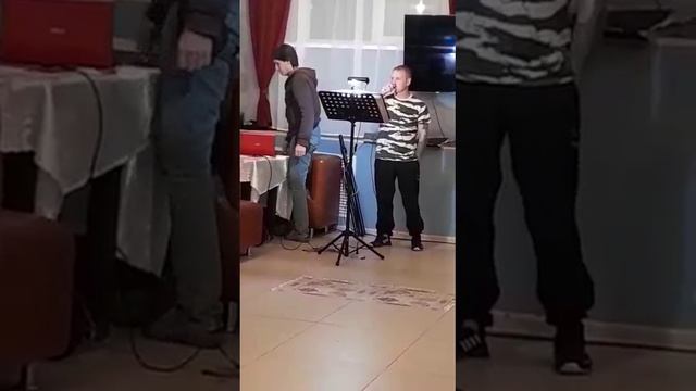 329829990_456239172.mp4