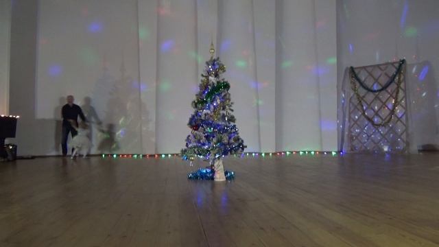 ТАНЕЦ ФЕИ и какого-то ДРАЖЕ (Софья Васильева с папой)