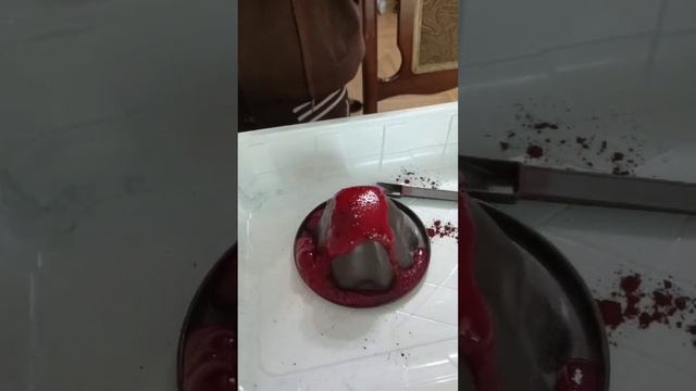 Извержение искусственного волкана.