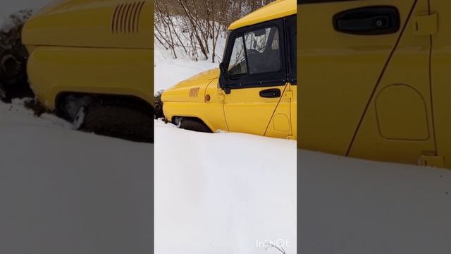 уаз пробивает сугроб бездорожье off-road