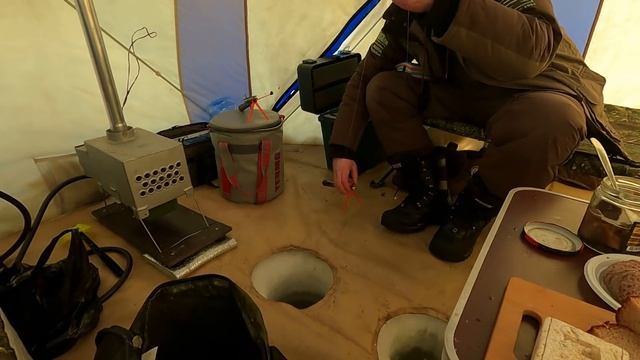 ЧАНЫ, снова гости в палатке!) Дом рыбака. Опять безумство карася!