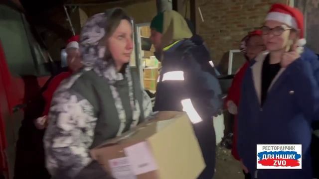 Поздним вечером🌙 наша команда не успев вернуться из поездки, уже разгружает машину🚚🚘